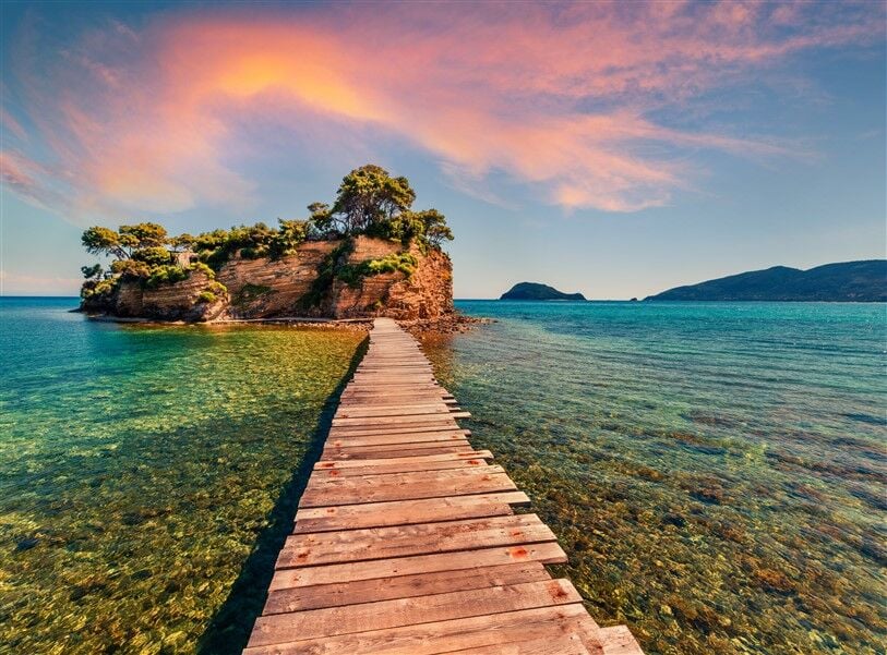 Cennet Köprüsü: Kameo Adası'na Romantik Yolculuk Duvar Posterleri