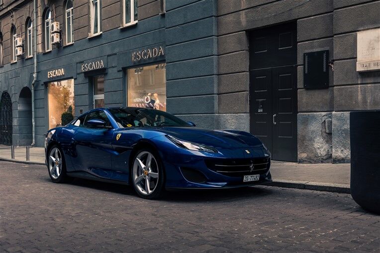 Mavi Ferrari Sokak Posteri