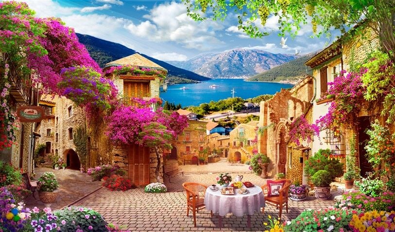 Çiçekli İtalyan Köyü: Deniz Manzaralı Romantik Kaçış